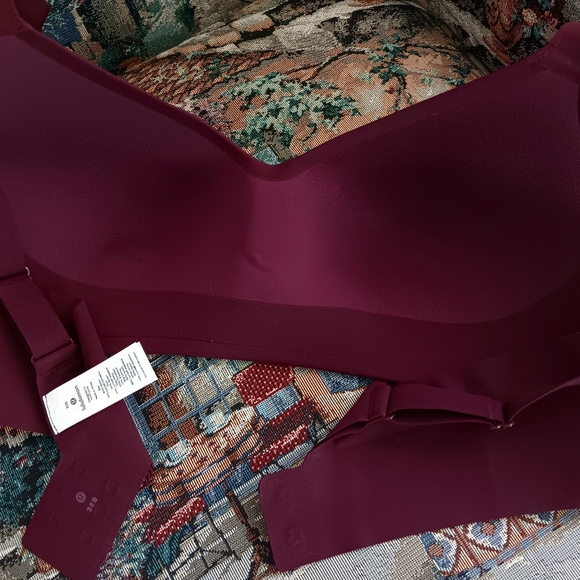 Lululemon Hold True Bra 36B Magenta Purple. - Picture 4 of 9
